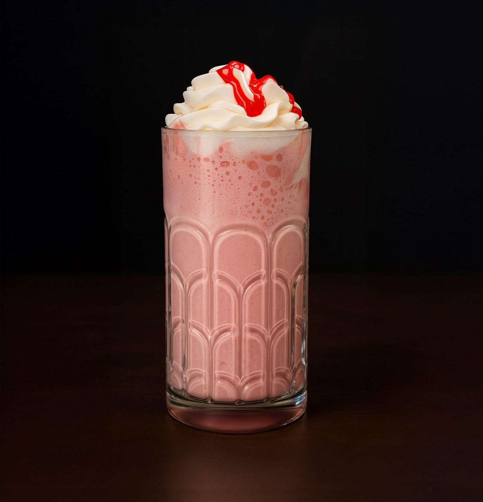 ÇİLEKLİ MİLKSHAKE